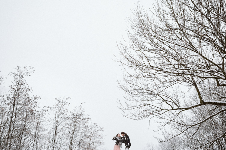 sesja narzeczeńska w zimie