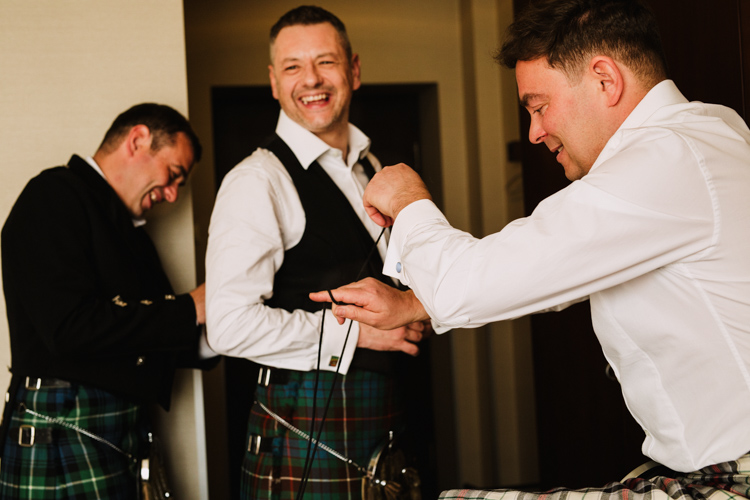 ubieranie Pana Młodego