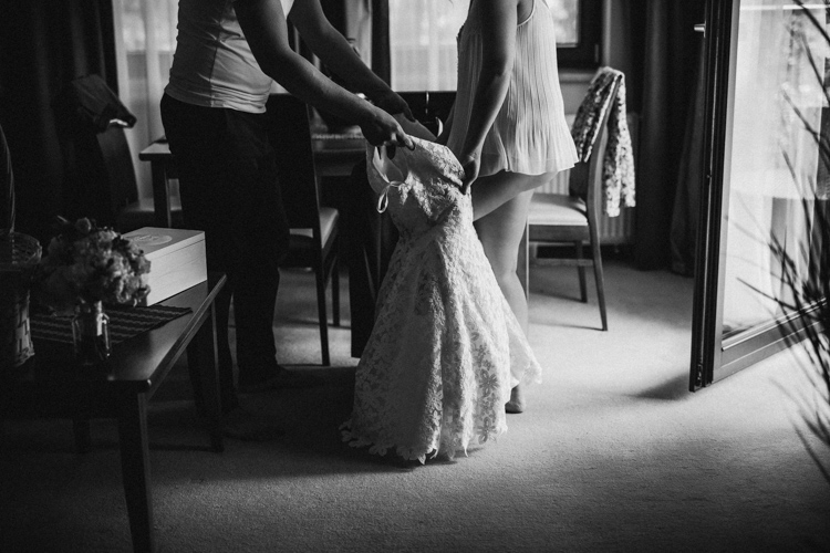 ubieranie panny młodej