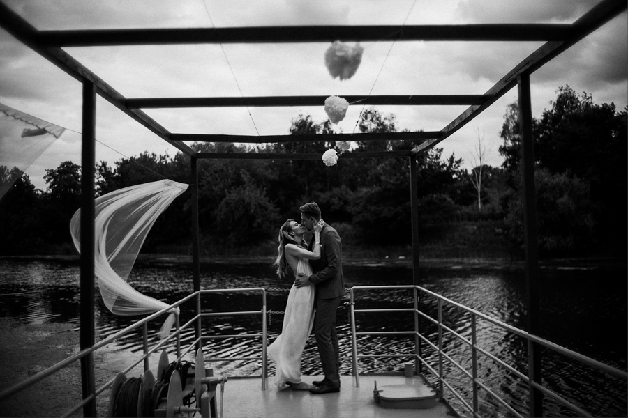 ślub w Winiarni nad jeziorem