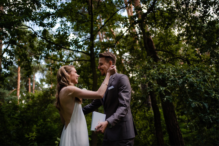 plenerowy ślub nad jeziorem