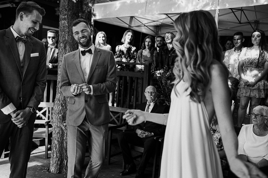 plenerowy ślub nad jeziorem